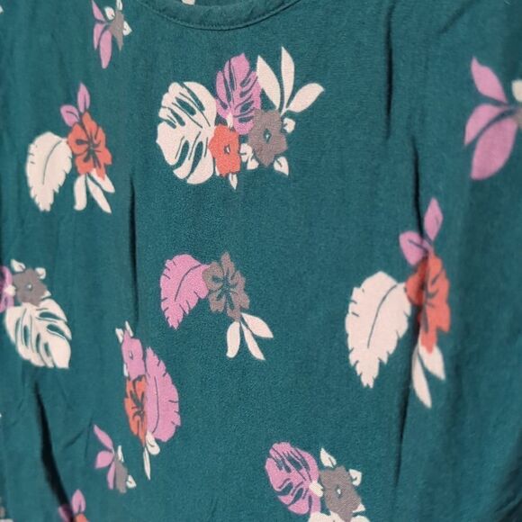 EVRI Green Floral Sleeveless Blouse - Picture 2 of 6